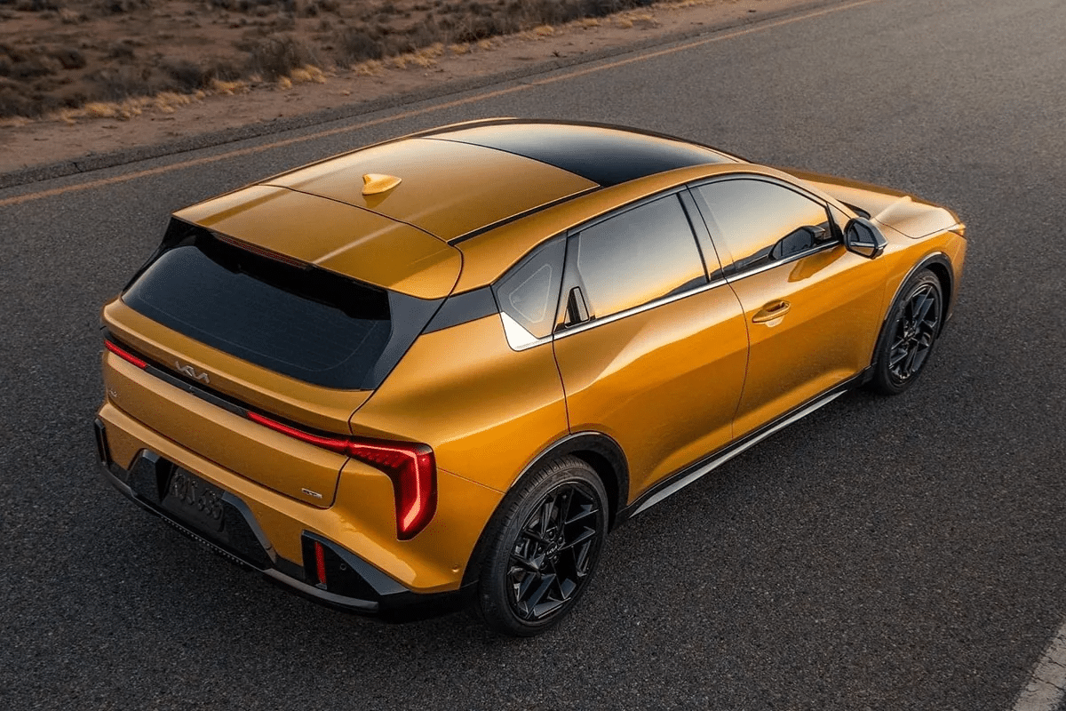 Kia K4 vue arrière