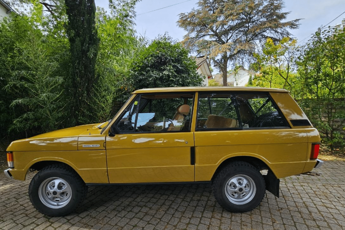 LAND ROVER Range Rover Coupé V8 - 1978 vue de profil