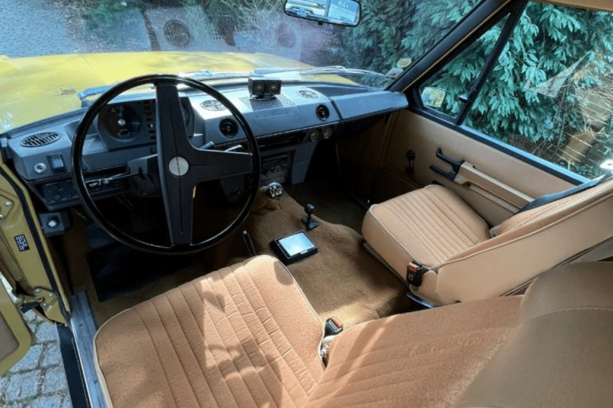 LAND ROVER Range Rover Coupé V8 - 1978 vue du volant