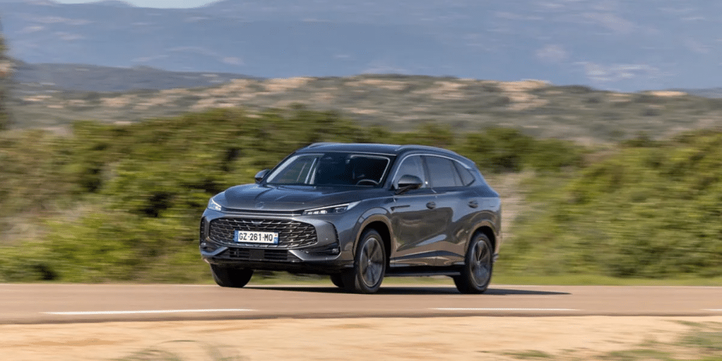 SUV à prix cassé, ventes en plein boom : que cache vraiment le MG HS Hybrid ?