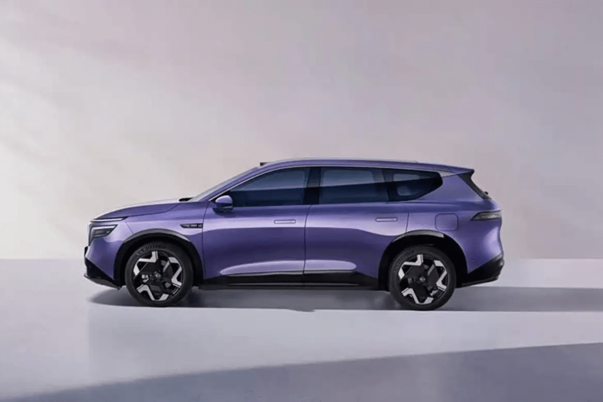 Nissan NX8 vu de profil