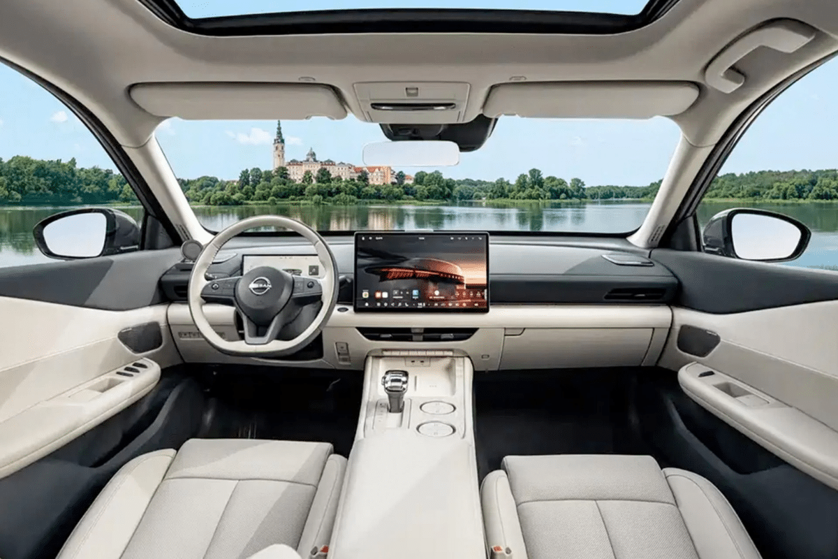 Nissan NX8 design intérieur