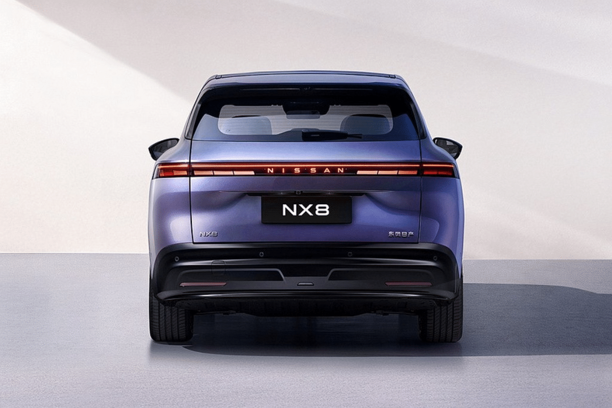 Nissan NX8 vue arrière
