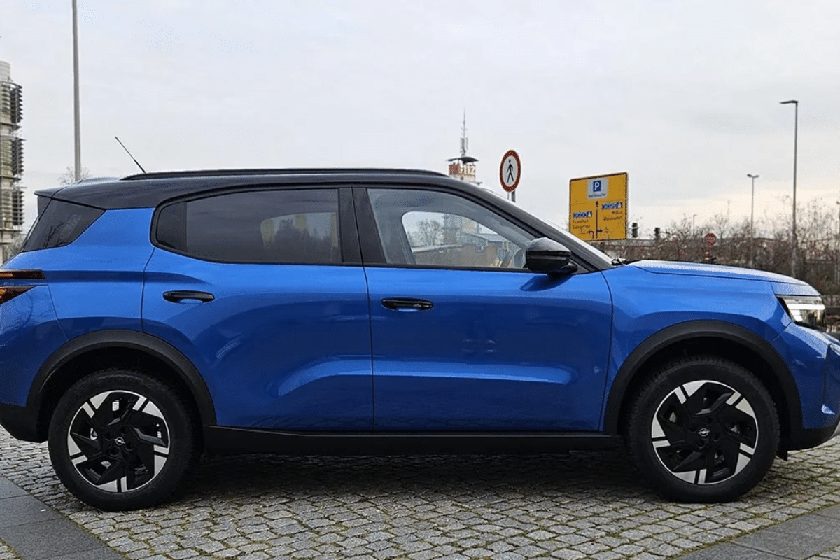Opel Frontera Electric Extended Range vu de profil