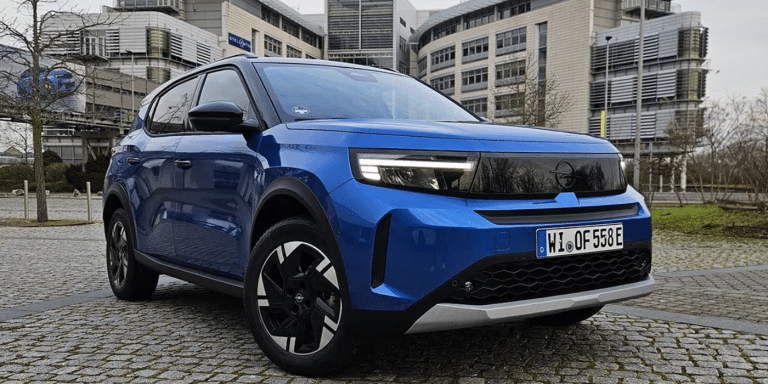 Cette Opel électrique gagne 100 km d’autonomie et coûte moins de 27 000 € : le meilleur plan du moment ?