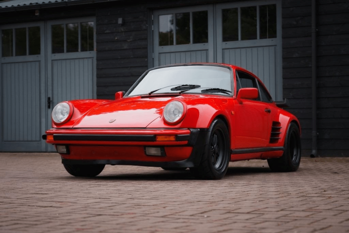 PORSCHE 911 - 1986 vue de face