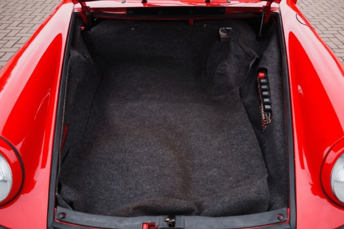 PORSCHE 911 - 1986 vue du coffre