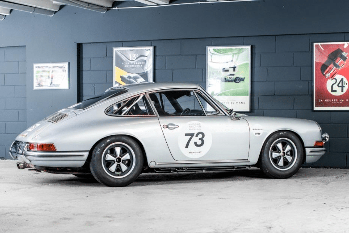 PORSCHE 911 2.0L 1965 - 1965 vue de profil