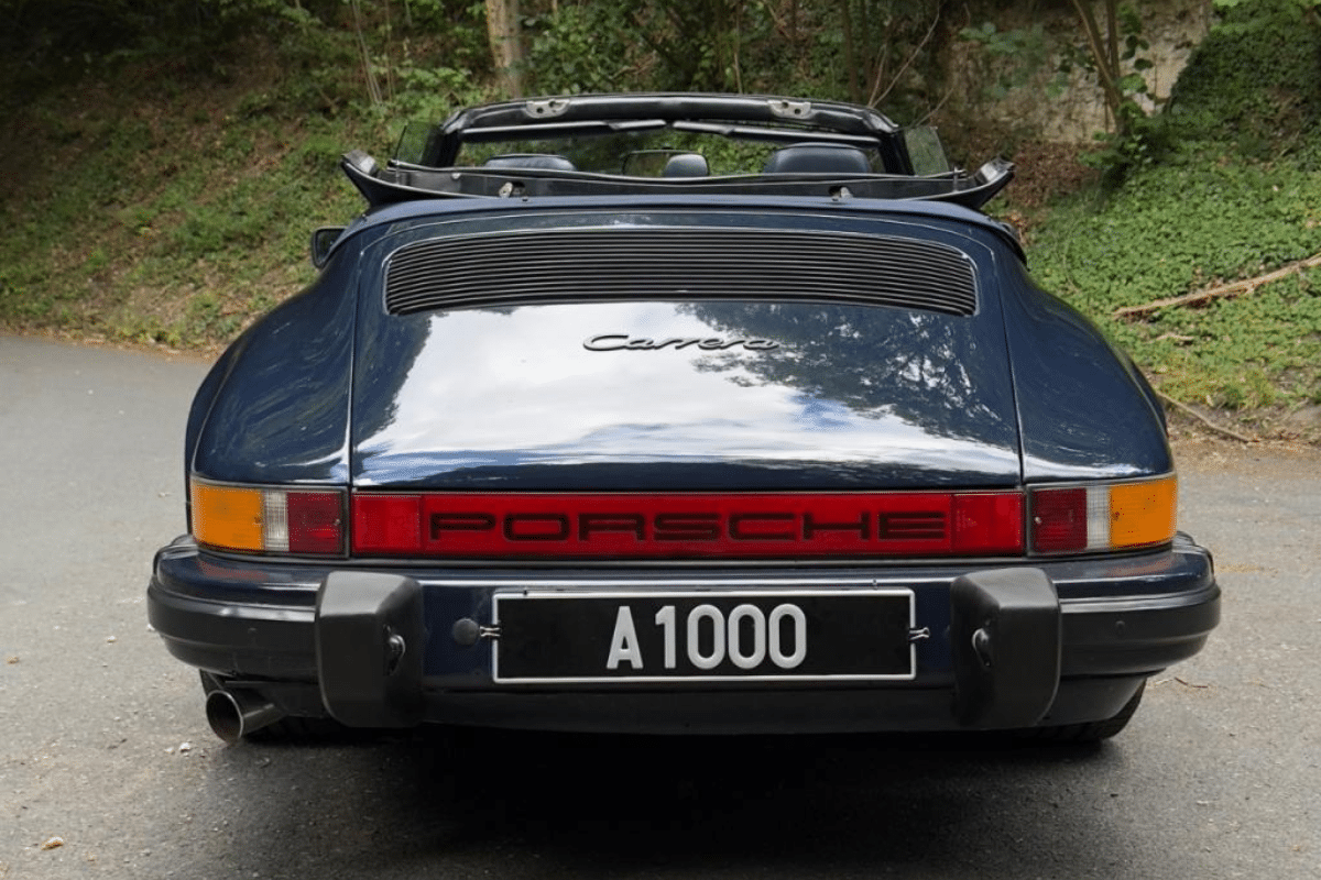 PORSCHE 911 3.2L Cabriolet - 1985 vue de derrière