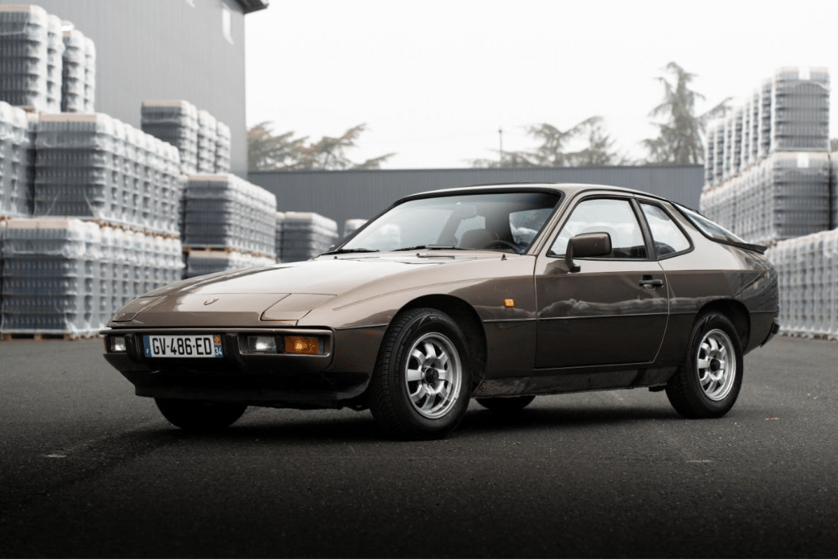 PORSCHE 924 - 1982 vue de face