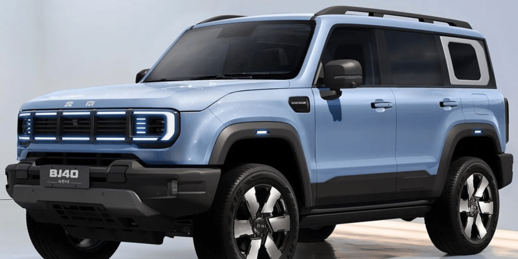 BJ30 et BJ40 : les deux nouveaux 4x4 Santana qui veulent défier Toyota et Jeep avec un systéme hybride de 409 ch