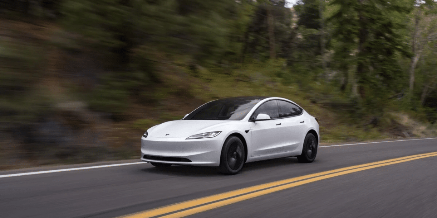 La Tesla Model 3 pourrait bientôt coûter moins de 37 000 € en France avec cette version simplifiée