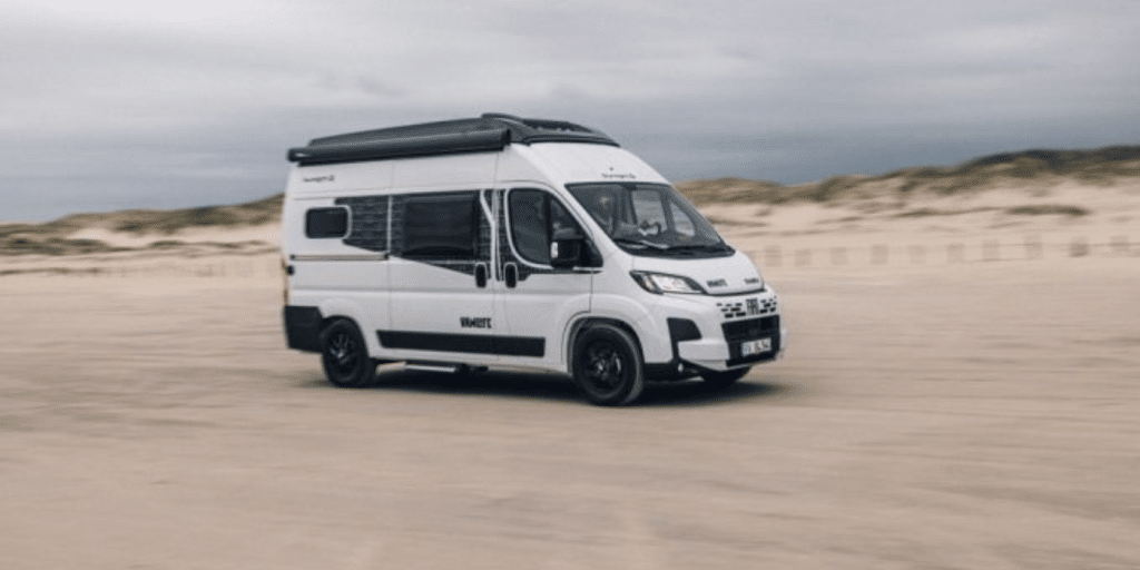 Lit double, escalier, toit électrique… Ce fourgon Sunlight va vous surprendre