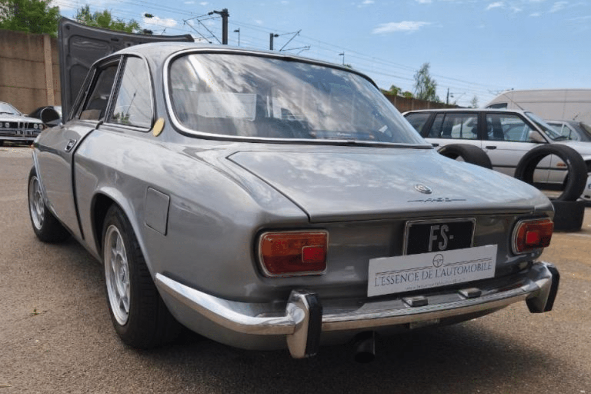 ALFA ROMEO 1750 COUPE BERTONE 1750 - 1970 vue de derrière