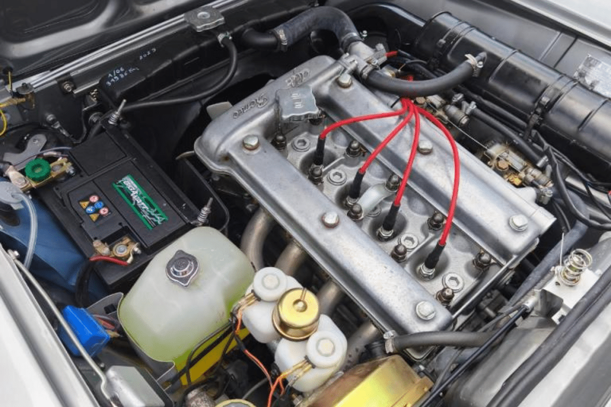 ALFA ROMEO 1750 COUPE BERTONE 1750 - 1970 vue du moteur