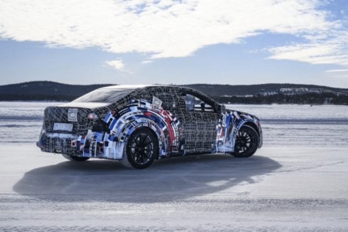 BMW M3 électrique vue arrière