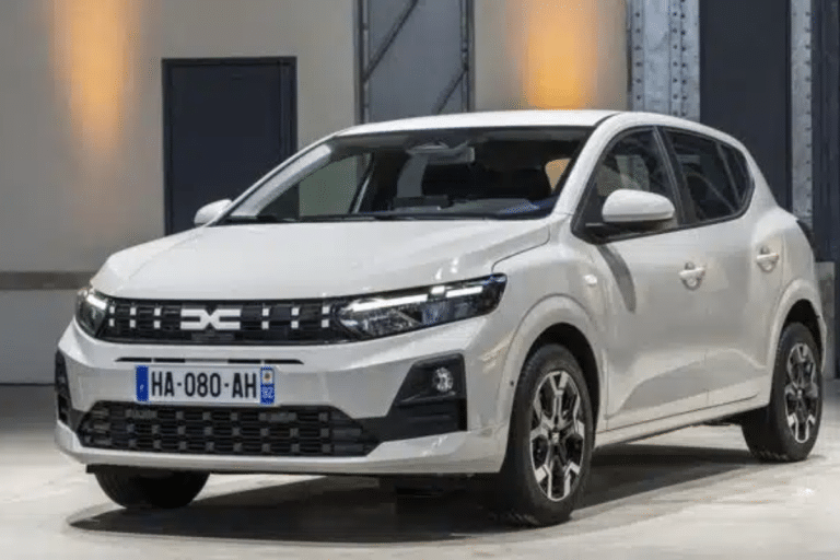 Fabriquée au Maroc, vendue partout : la Sandero pulvérise les ventes en Europe malgré son badge low-cost