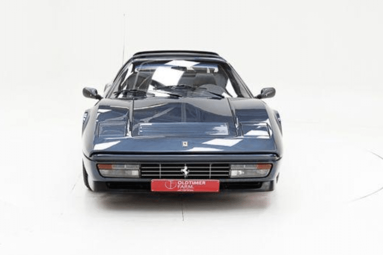 Performances exceptionnelles, puissance de 269 ch et boîte manuelle à 5 rapports : cette Ferrari 328 GTS ABS est à vendre