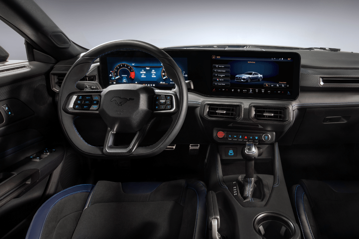 Ford Mustang Roush design intérieur