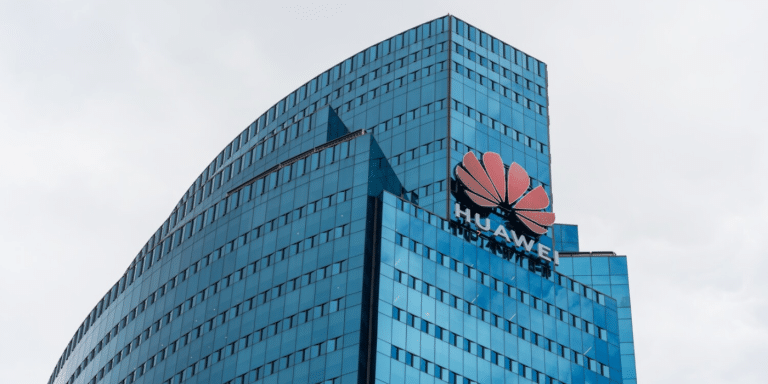 Huawei sort de l’ombre sur l&rsquo;électrique : ces brevets révèlent trois modèles très ambitieux