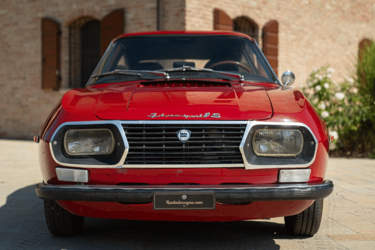 Carrosserie légère, performances équilibrées et prix de 67 000 € : cette Lancia Fulvia Sport S Zagato de 1971 est à vendre