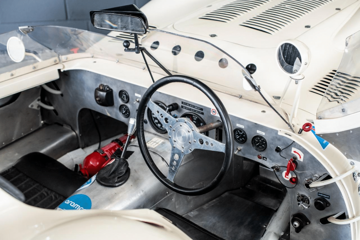 LISTER JAGUAR KNOBBLY - 1959 vue du volant