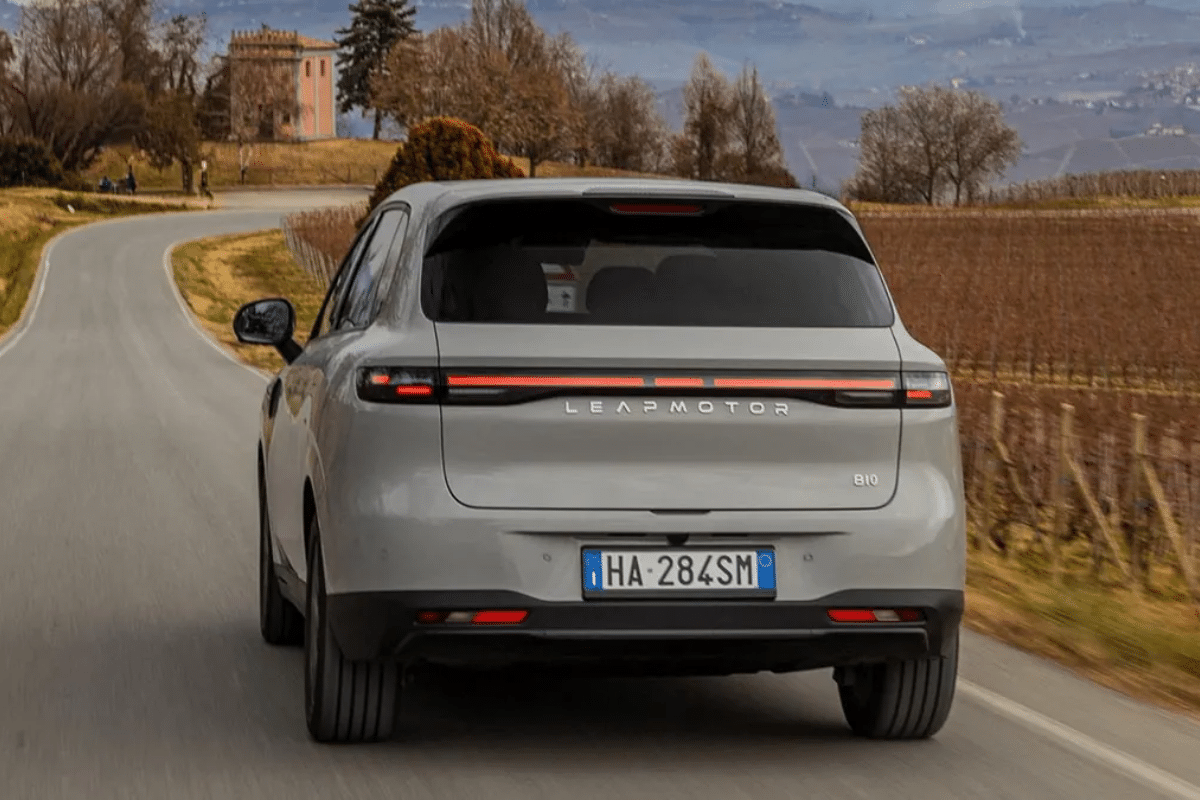 Leapmotor B10 Hybrid vue arrièrre