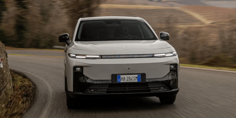 900 km d’autonomie et prix agressif : ce nouveau SUV hybride chinois veut faire trembler Renault et Kia