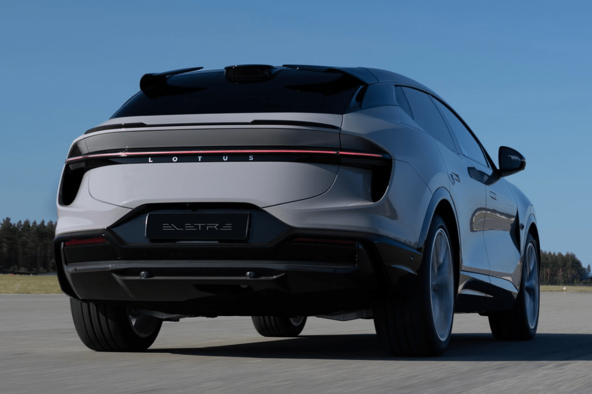Lotus Eletre vue arrière