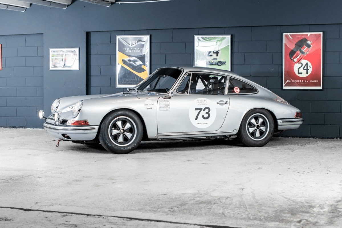 PORSCHE 911 2.0L 1965 - 1965 vue de profil