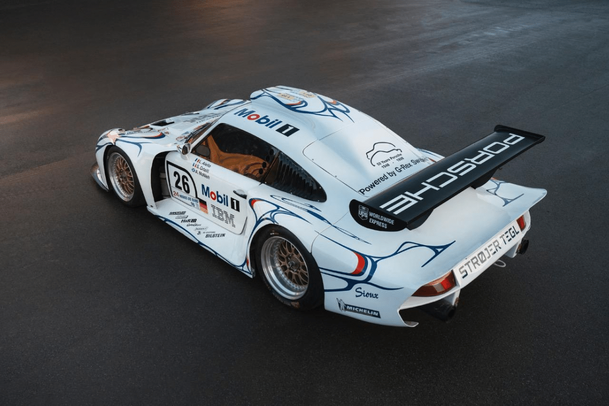 PORSCHE 911 GT1 Bi-Turbo - 1997 vue de derrière