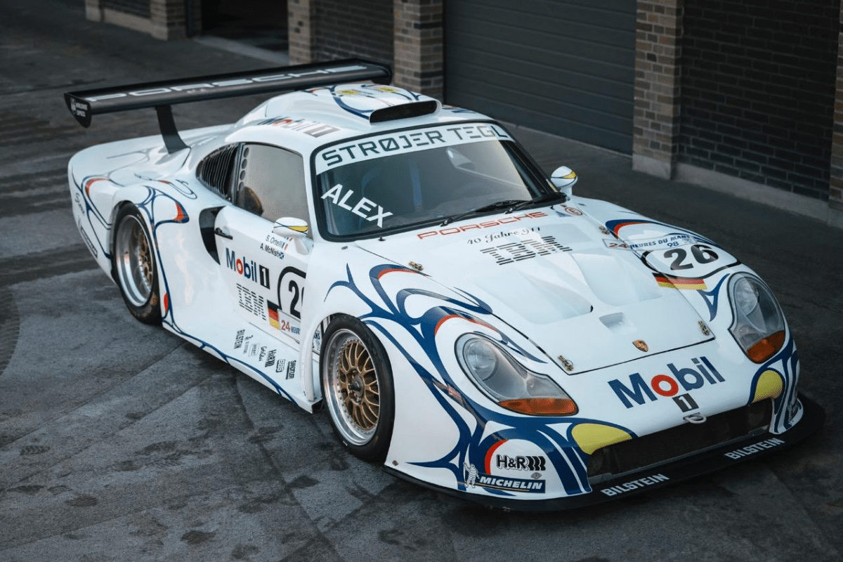 PORSCHE 911 GT1 Bi-Turbo - 1997 vue de face