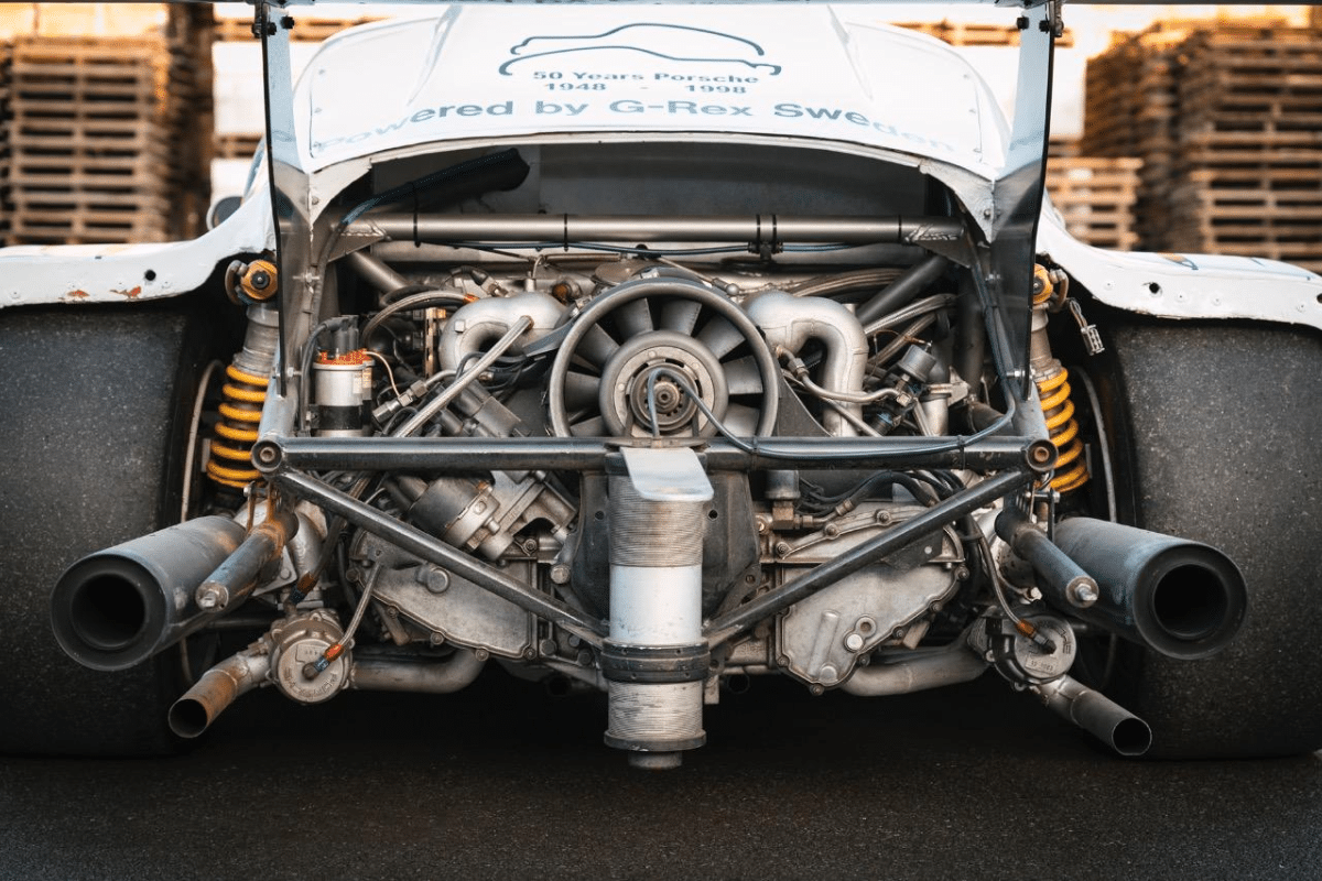 PORSCHE 911 GT1 Bi-Turbo - 1997 vue du moteur