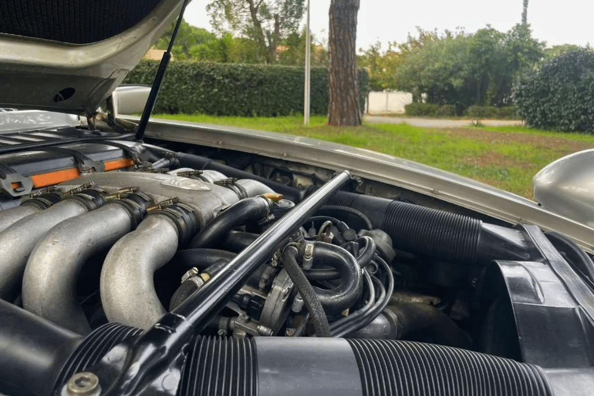 PORSCHE 928 S - 1981 vue du moteur