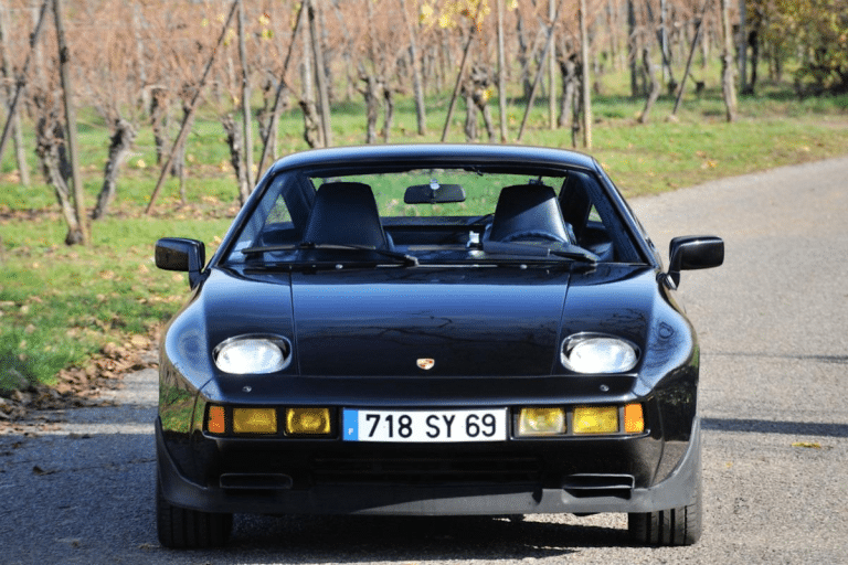Design intemporel, moteur performant et confort supérieur : découvrez la Porsche 928 S2 de 1986 à vendre