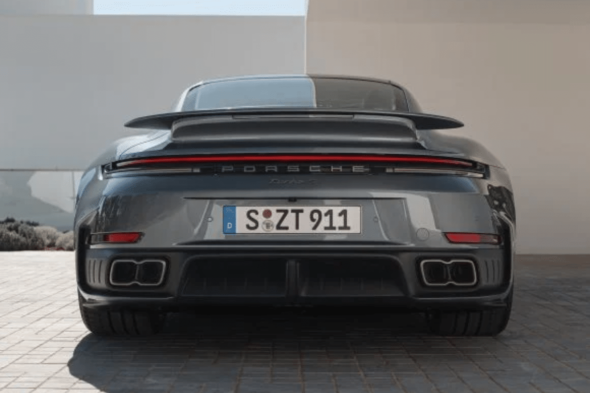 Porsche vue de derrière