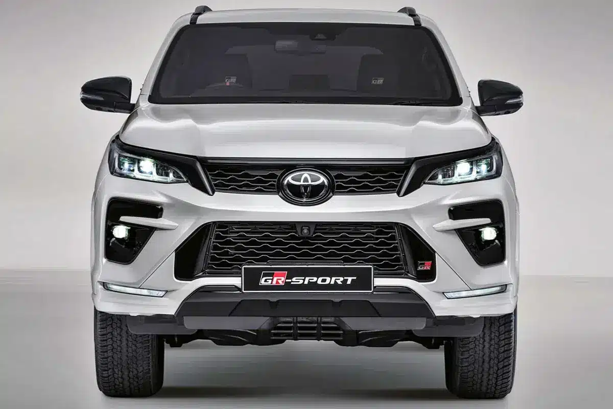 Toyota Fortuner Leader Edition vue de face
