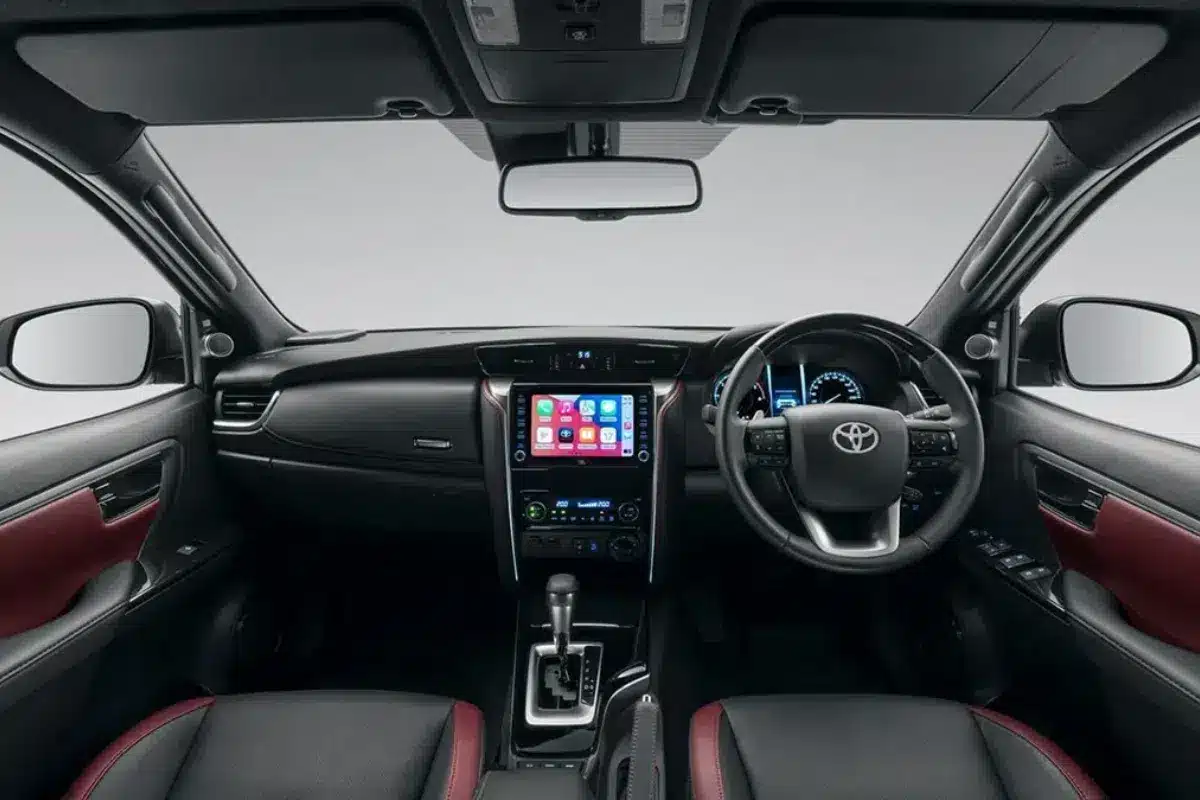 Toyota Fortuner Leader Edition design intérieur