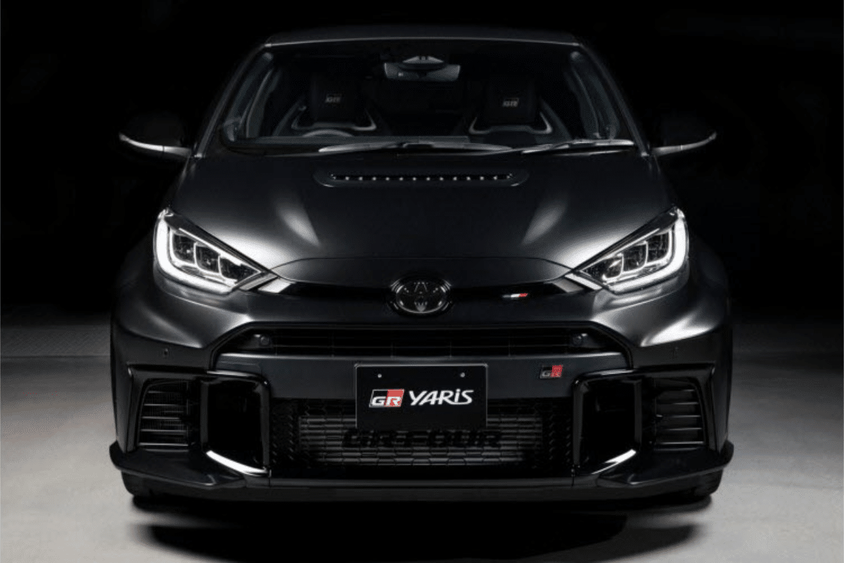 Toyota GR Yaris 9x World Champion Edition vue de face