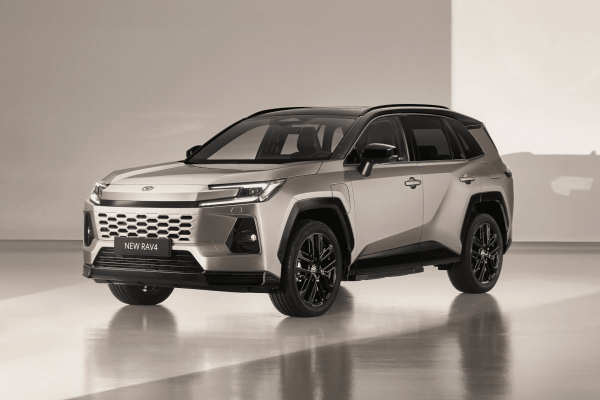 Toyota RAV4 hybride 2026 vue de face