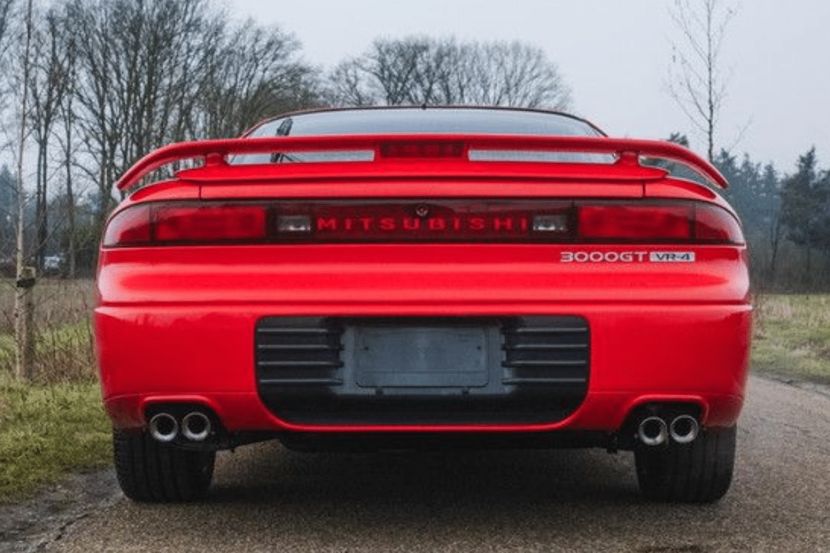 1992 Mitsubishi 3000 GT 3.0 V6 6900 km New con vue de derrière