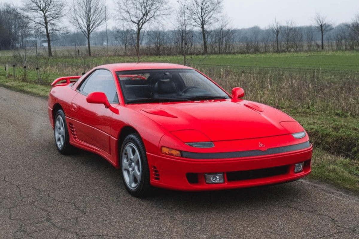 1992 Mitsubishi 3000 GT 3.0 V6 6900 km New con vue de face