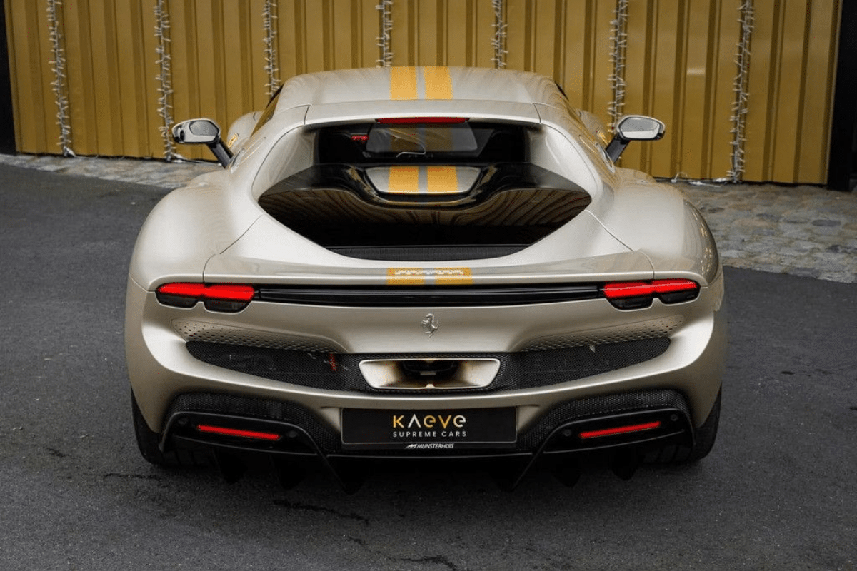 2023 Ferrari 296 GTB Incl. BTW incl. BPM Daytona vue de derrière