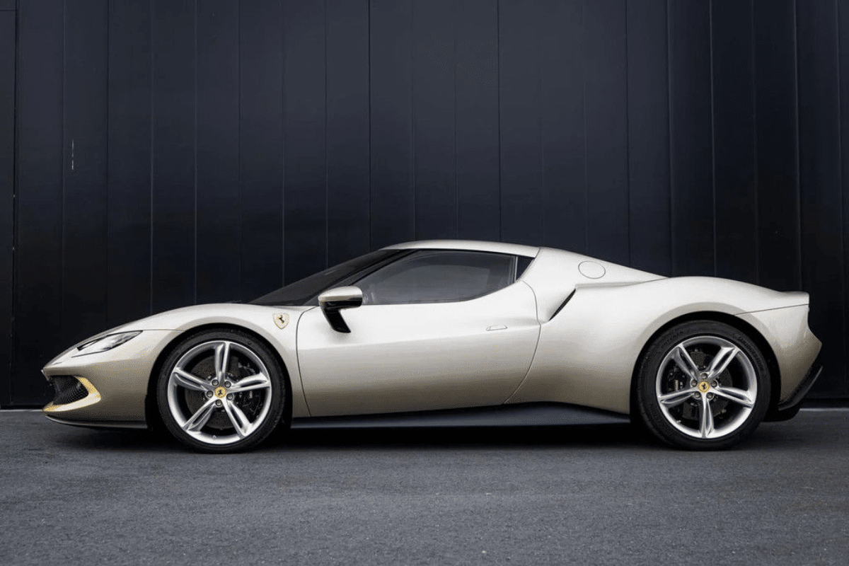 2023 Ferrari 296 GTB Incl. BTW incl. BPM Daytona vue de profil