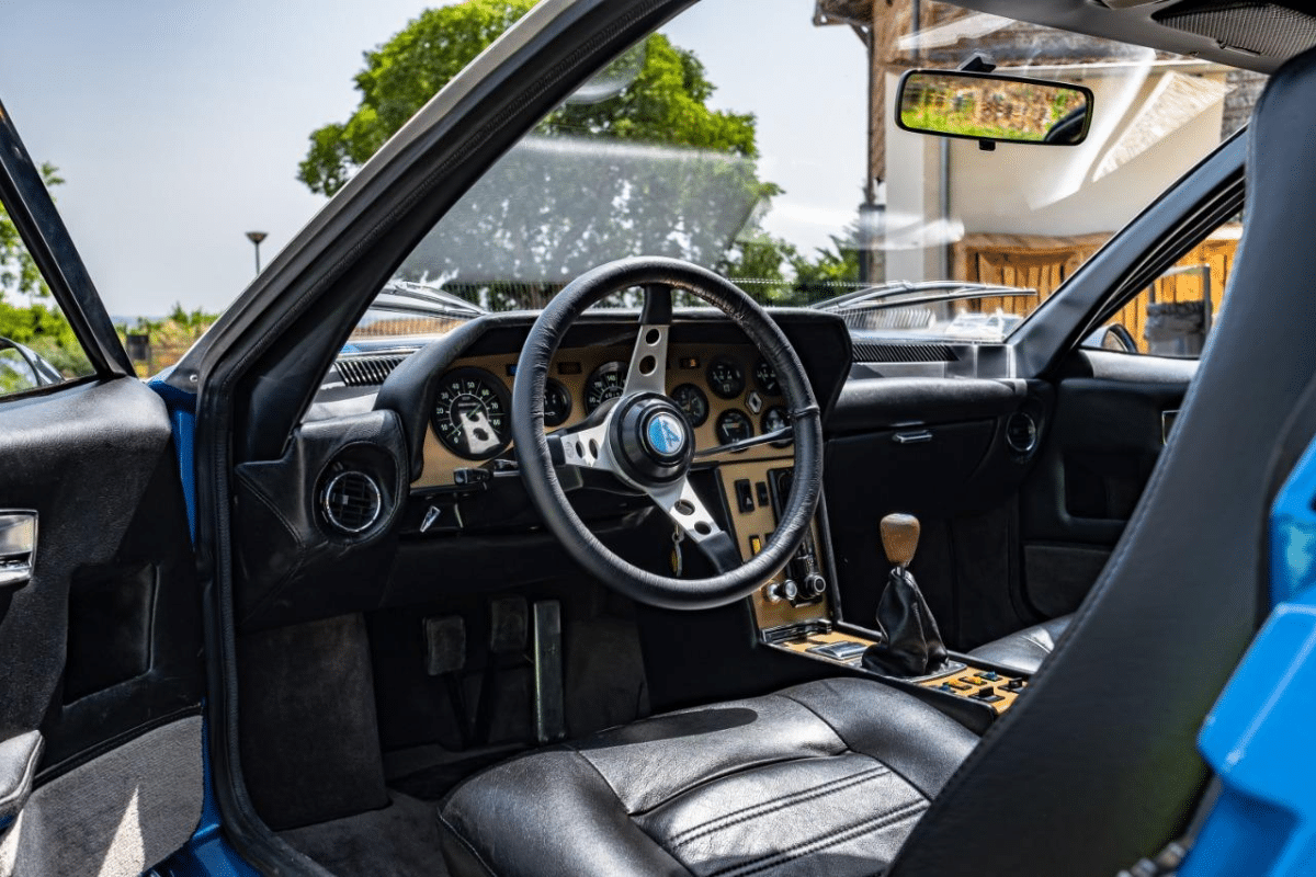 ALPINE RENAULT A310 - 1971 vue du volant
