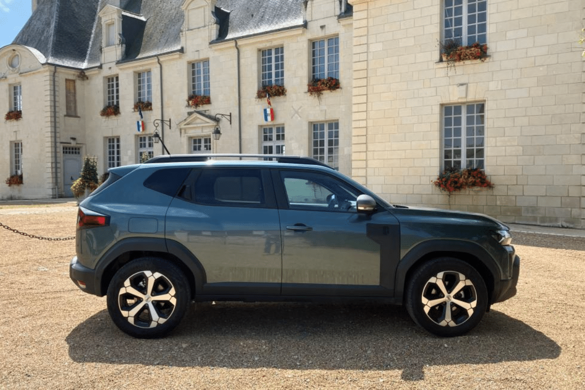 Dacia Duster Eco-G 120 vu de profil