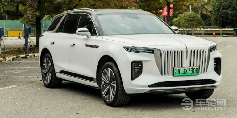 1 600 km d’autonomie en voiture électrique : FAW dévoile sa batterie semi-solide à 500 Wh/kg qui roule déjà