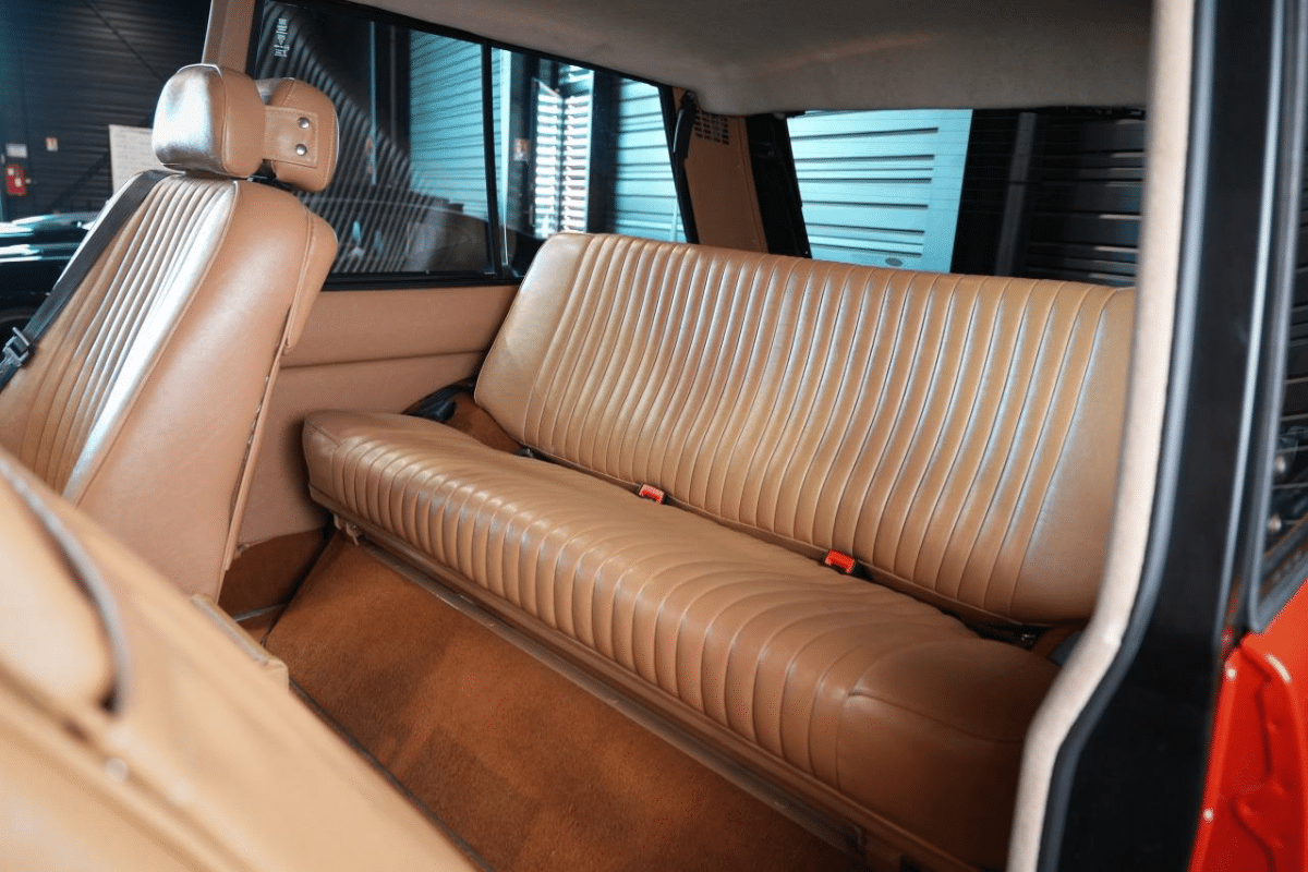 LAND ROVER Range Rover Classic V8 - 1984 vue intérieure