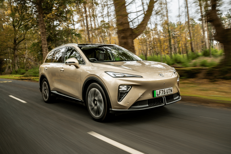 MG S6 EV : ses prix tombent face au Tesla Model Y… et ça fait très mal