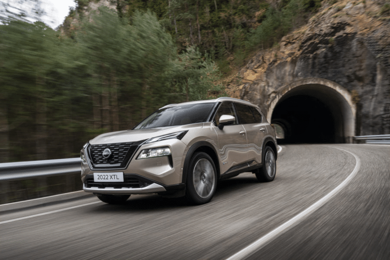 Ce SUV japonais hybride coûte 5 000 € de moins que le RAV4 : plus d’espace, plus de motricité, moins de compromis